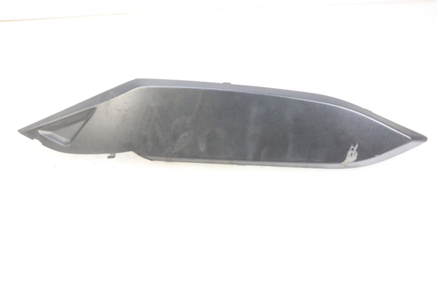 photo de CACHE SOUS SELLE GAUCHE DAELIM S3 125 (2010 - 2017) - Vue principale