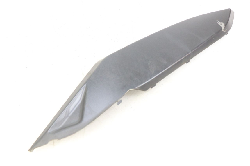 photo de CACHE SOUS SELLE GAUCHE DAELIM S3 125 (2010 - 2017) - Autre angle de vue