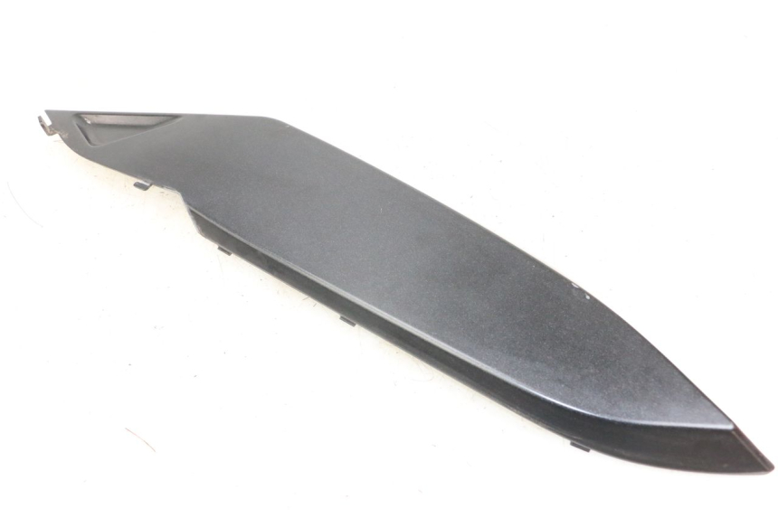 photo de CACHE SOUS SELLE GAUCHE DAELIM S3 125 (2010 - 2017) - Zoom état d’usage