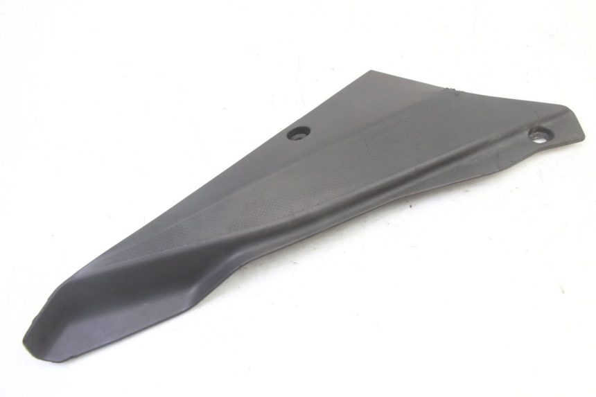 photo de CACHE SOUS SELLE GAUCHE GILERA SMT SUPERMOTARD 50 (2009 - 2017) - Vue d’ensemble