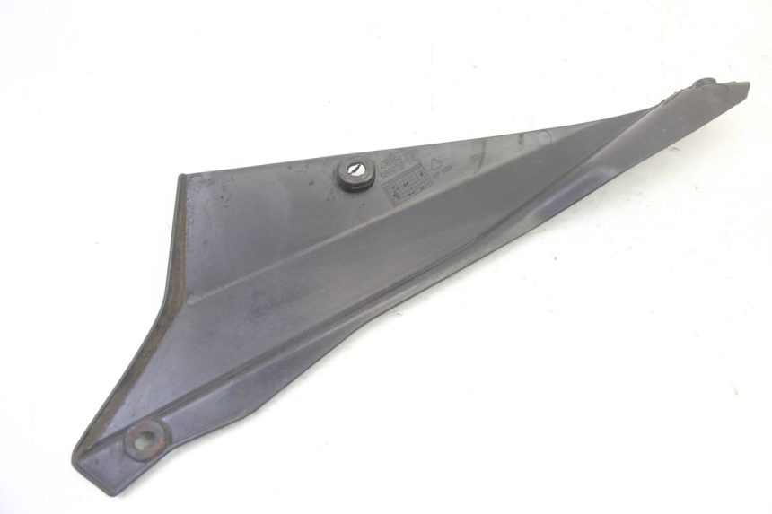 photo de CACHE SOUS SELLE GAUCHE GILERA SMT SUPERMOTARD 50 (2009 - 2017) - État de surface