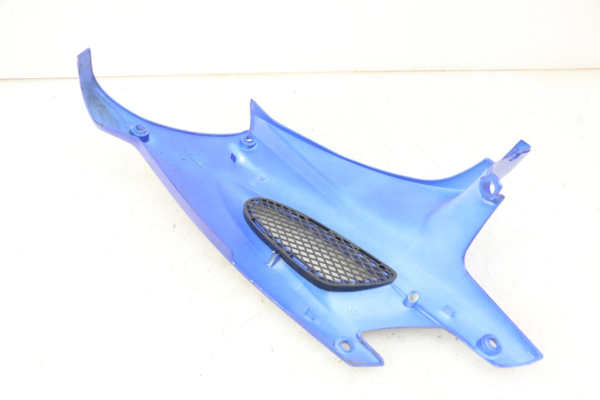 photo de CACHE SOUS SELLE GAUCHE PEUGEOT SPEEDFIGHT 2 LC 50 (2000 - 2009) - Autre angle de vue