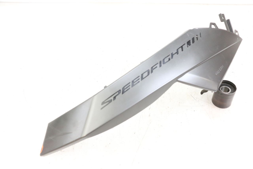 photo de CACHE SOUS SELLE GAUCHE PEUGEOT SPEEDFIGHT 4 2T 50 (2015 - 2019) - Détail de la pièce