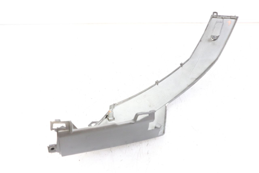 photo de CACHE SOUS SELLE GAUCHE PEUGEOT SPEEDFIGHT 4 2T 50 (2015 - 2019) - Zoom état d’usage