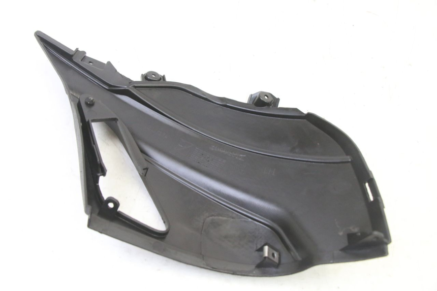 photo de CACHE SOUS SELLE GAUCHE APRILIA SR 2T 50 (2018 - 2022) - Zoom état d’usage