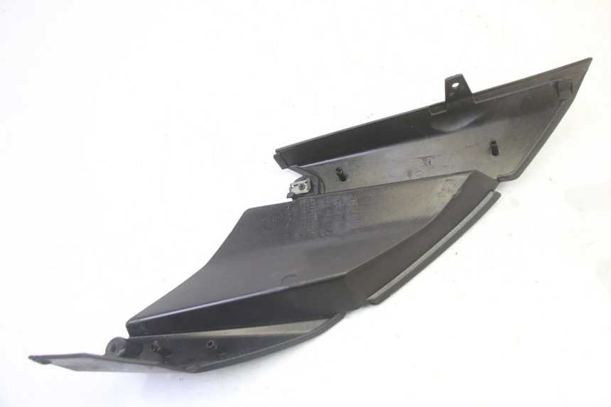 photo de CACHE SOUS SELLE GAUCHE APRILIA SR R 2T LC 50 (2018 - 2021) - Zoom état d’usage