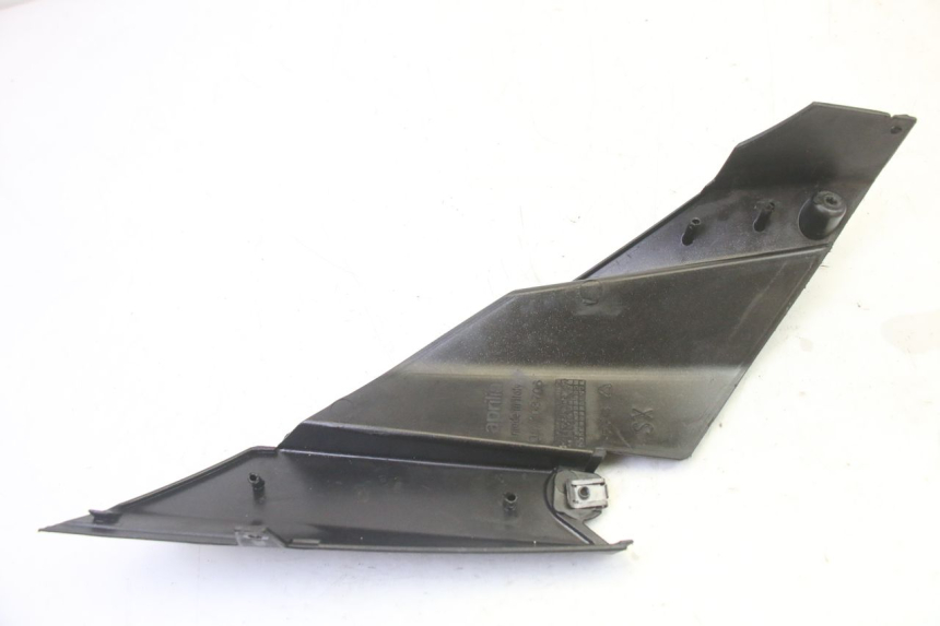 photo de CACHE SOUS SELLE GAUCHE APRILIA SR R 2T LC 50 (2018 - 2021) - Autre angle de vue