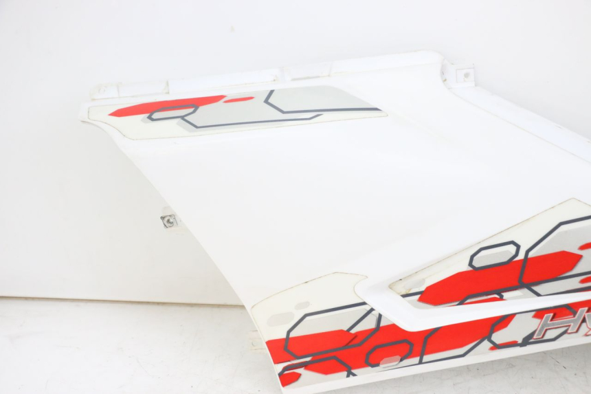 photo de CACHE SOUS SELLE GAUCHE HYTRACK ST 170 (2020 - 2024) - Points de fixation