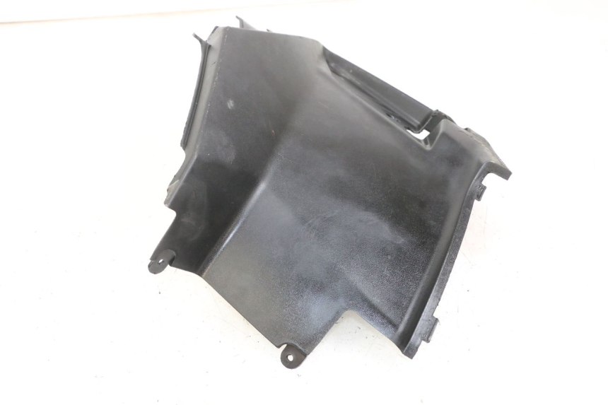 photo de CACHE SOUS SELLE GAUCHE PEUGEOT STREETZONE I 2T 50 (2018 - 2020) - Gros plan technique