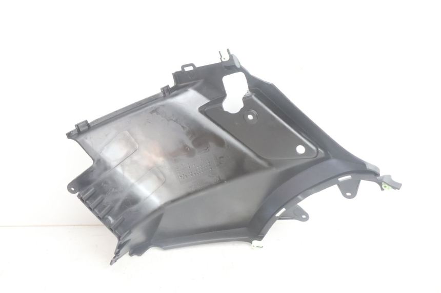 photo de CACHE SOUS SELLE GAUCHE PEUGEOT STREETZONE NAKED 2T 50 (2014 - 2018) - Vue d’ensemble