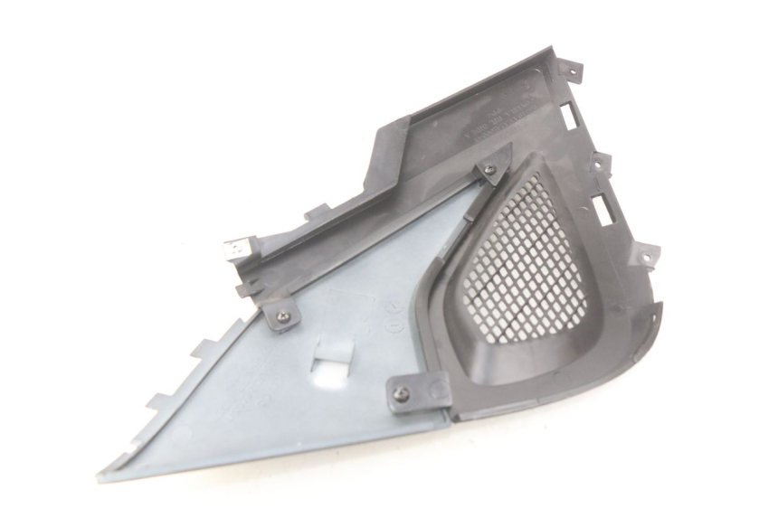 photo de CACHE SOUS SELLE GAUCHE KYMCO SUPER 8 4T 50 (2018 - 2020) - Gros plan technique