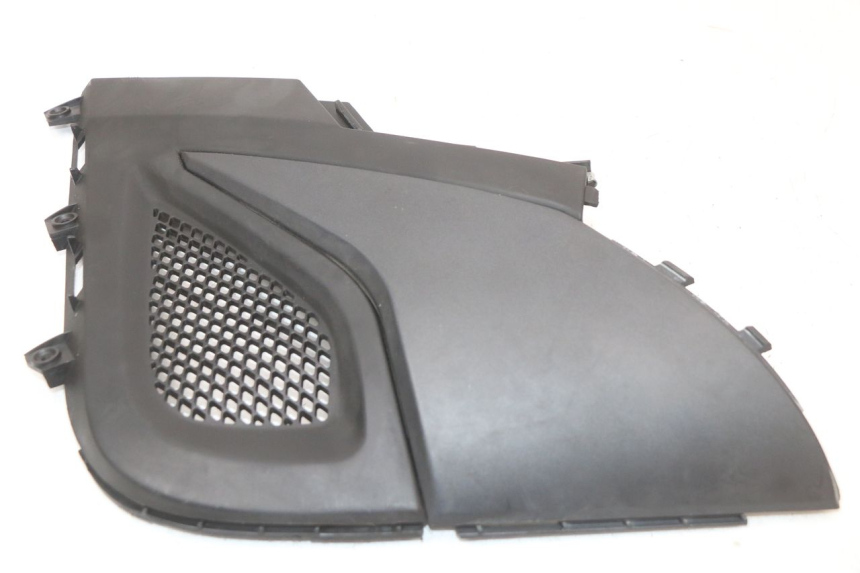 photo de CACHE SOUS SELLE GAUCHE KYMCO SUPER 8 4T 50 (2021 - 2024) - Gros plan technique