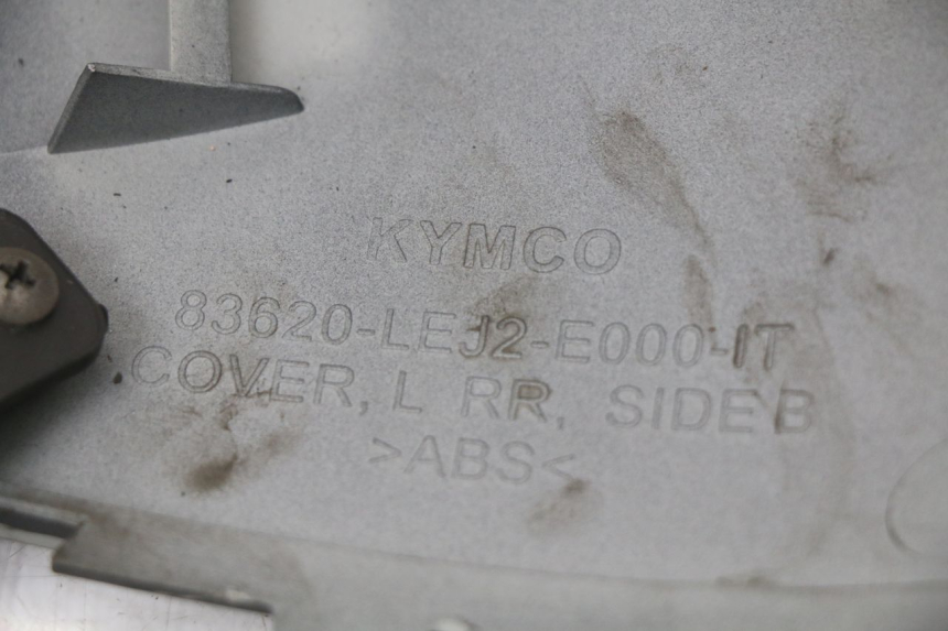 photo de CACHE SOUS SELLE GAUCHE KYMCO SUPER 8 4T 50 (2021 - 2024) - Points de fixation