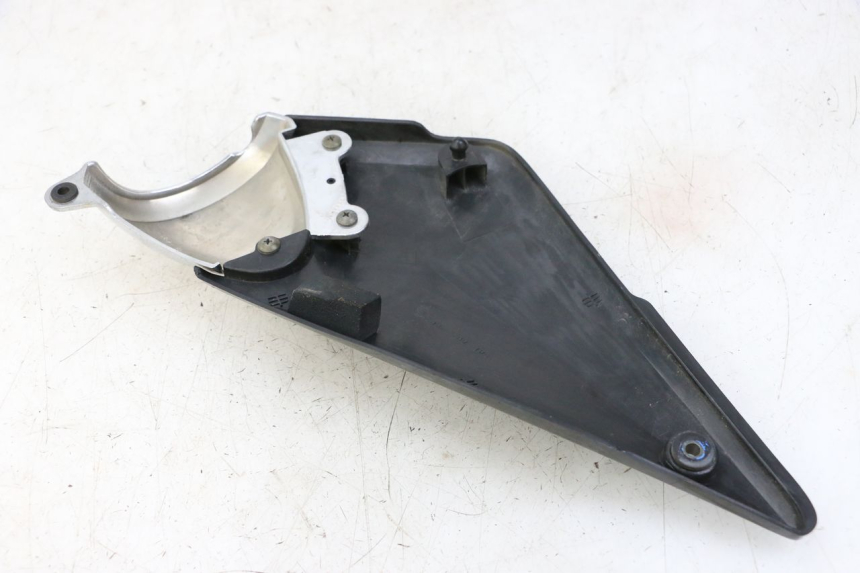 photo de CACHE SOUS SELLE GAUCHE SUZUKI GSF S BANDIT 600 (2000 - 2004) - Zoom état d’usage