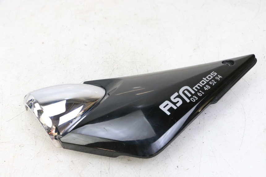 photo de CACHE SOUS SELLE GAUCHE SUZUKI GSF S BANDIT 600 (2000 - 2004) - Autre angle de vue