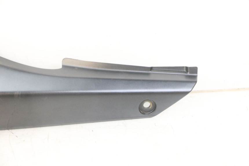 photo de CACHE SOUS SELLE GAUCHE SUZUKI GSX F GSXF 650 (2007 - 2015) - Points de fixation