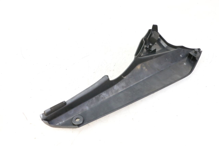 photo de CACHE SOUS SELLE GAUCHE SUZUKI GSX F GSXF 650 (2007 - 2015) - Autre angle de vue