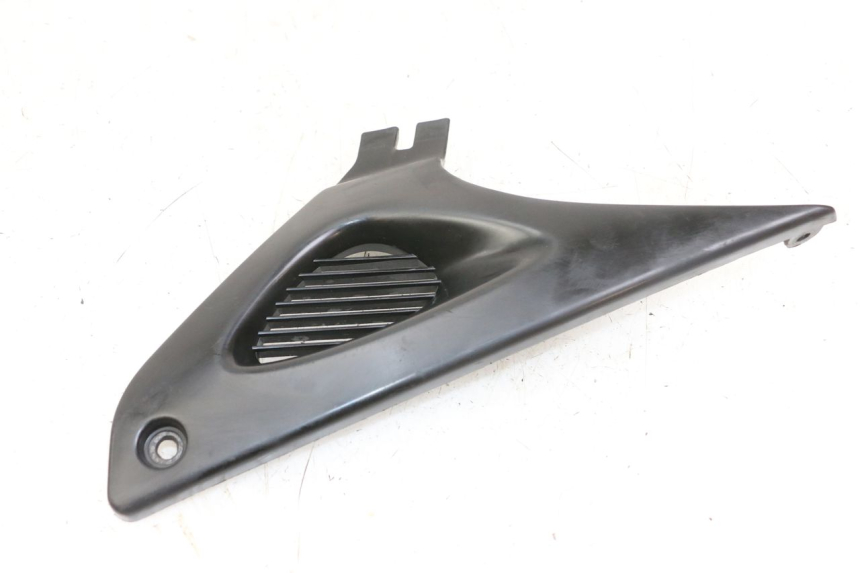 photo de CACHE SOUS SELLE GAUCHE SUZUKI SV S 650 (1999 - 2002) - Autre angle de vue