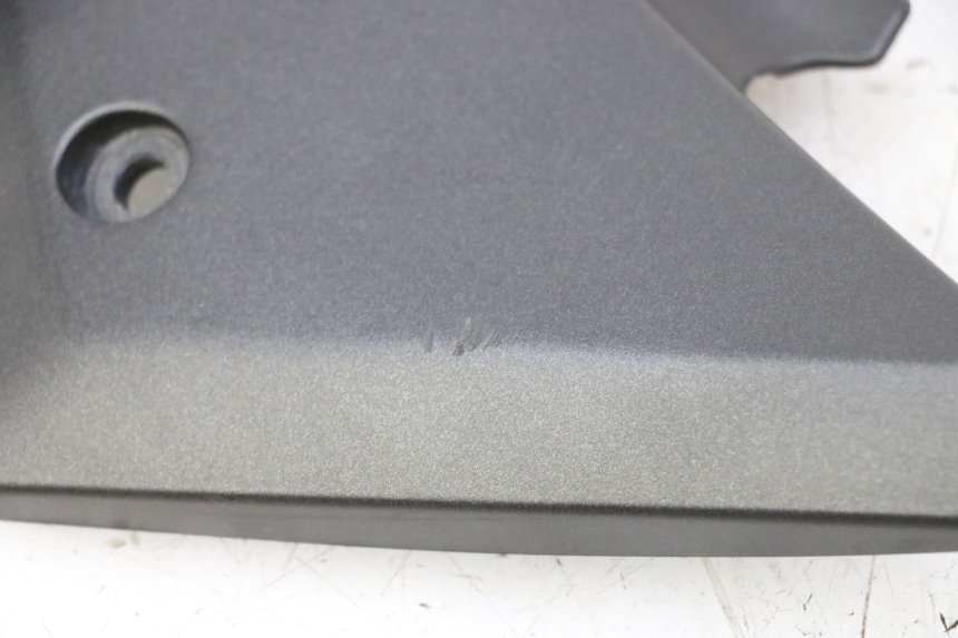 photo de CACHE SOUS SELLE GAUCHE SUZUKI SV S 650 (2003 - 2009) - Autre angle de vue