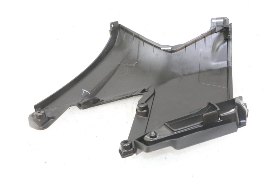 photo de CACHE SOUS SELLE GAUCHE APRILIA SXR 50 (2021 - 2023) - Zoom état d’usage