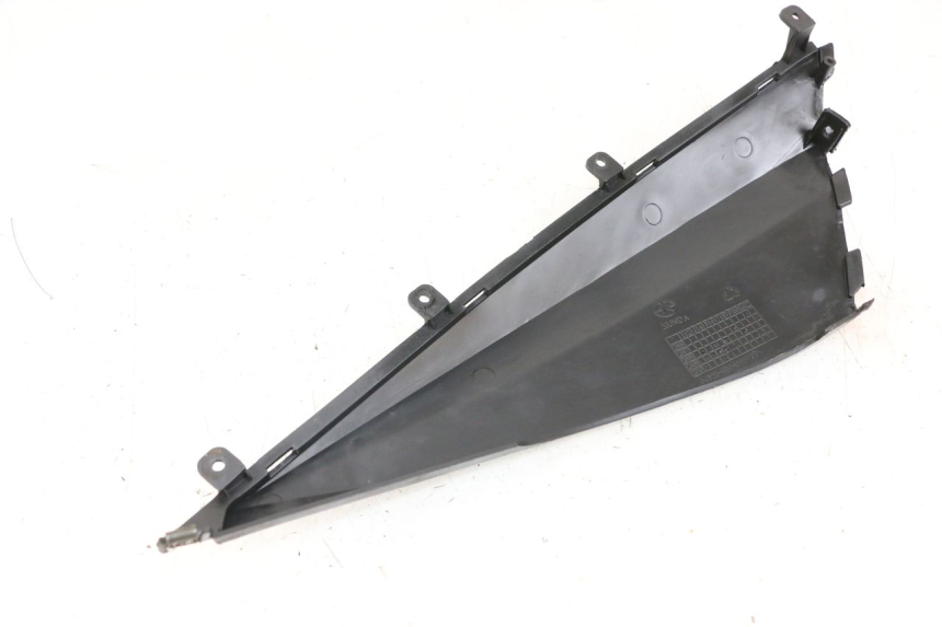 photo de Cache sous selle gauche BEELINE VELOCE 4T 50 (2011 - 2020) - Détail de la pièce