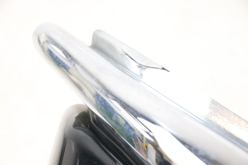 photo de CACHE SOUS SELLE GAUCHE SUZUKI VL INTRUDER 125 (2004 - 2007) - Zoom composants