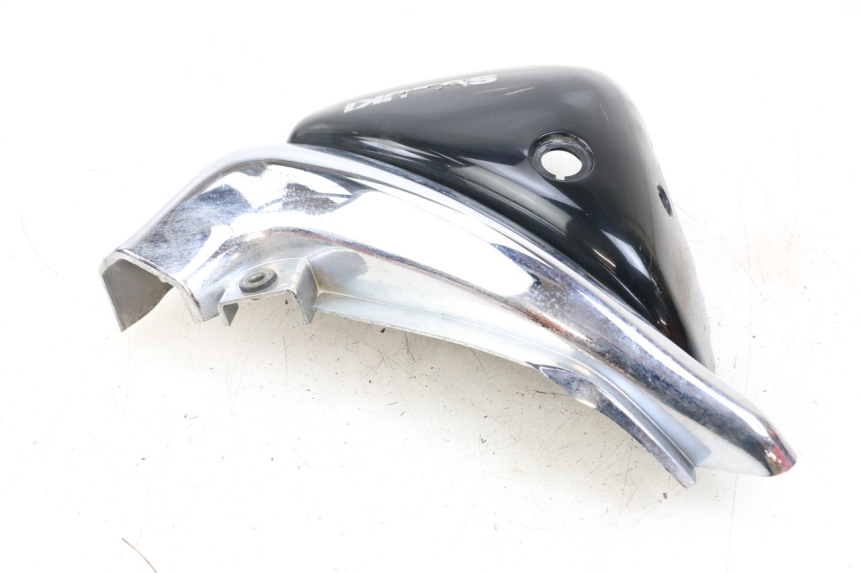 photo de CACHE SOUS SELLE GAUCHE SUZUKI VL INTRUDER 125 (2004 - 2007) - Marquages et références