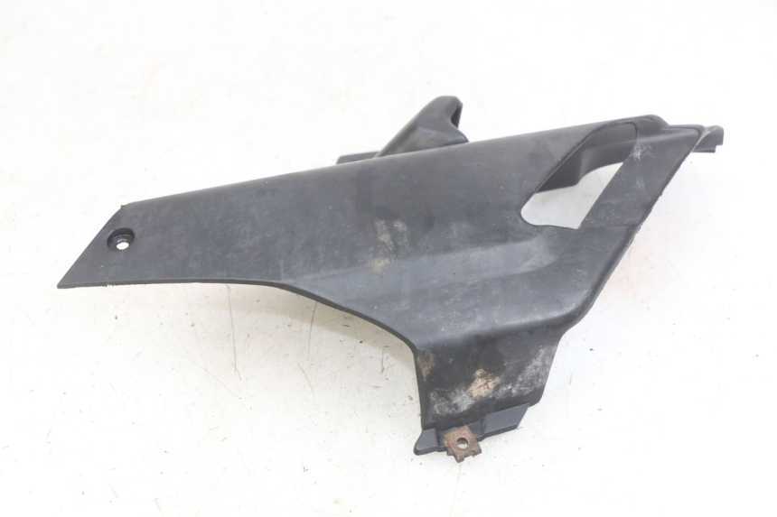 photo de CACHE SOUS SELLE GAUCHE YAMAHA X-MAX XMAX 250 (2006 - 2009) - Zoom état d’usage