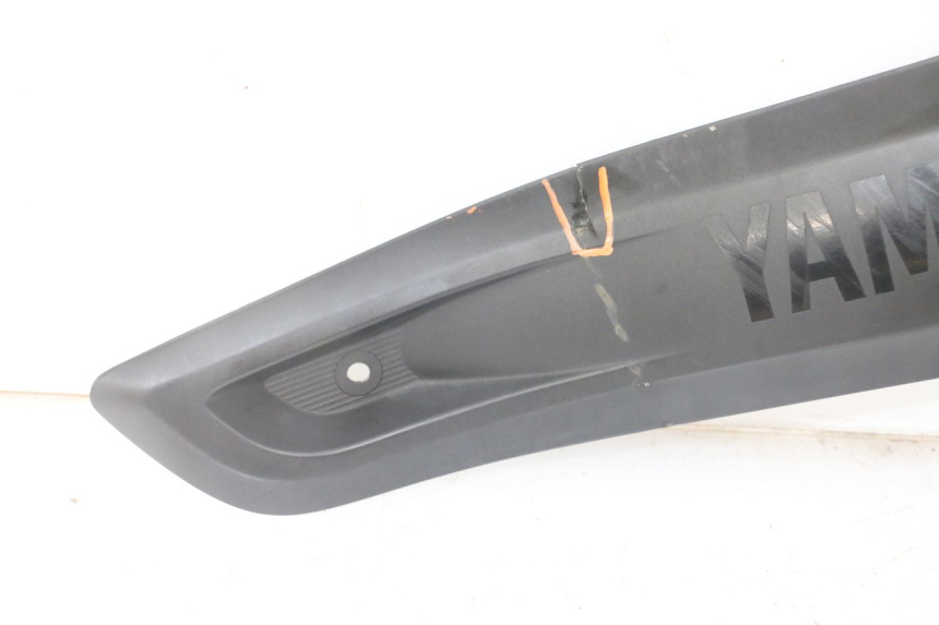 photo de CACHE SOUS SELLE GAUCHE YAMAHA X-MAX XMAX 125 (2010 - 2013) - Vue rapprochée