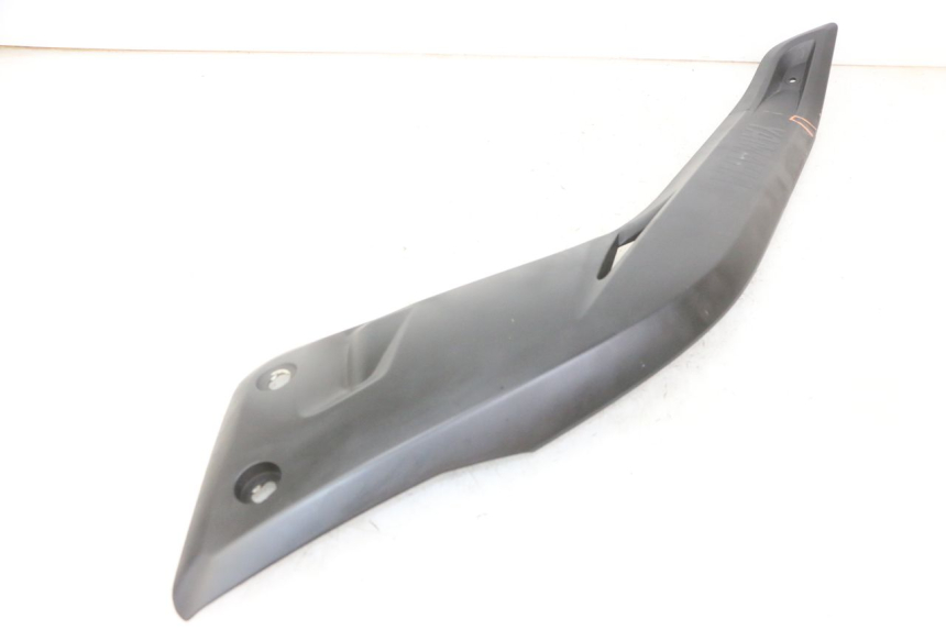photo de CACHE SOUS SELLE GAUCHE YAMAHA X-MAX XMAX 125 (2010 - 2013) - Points de fixation