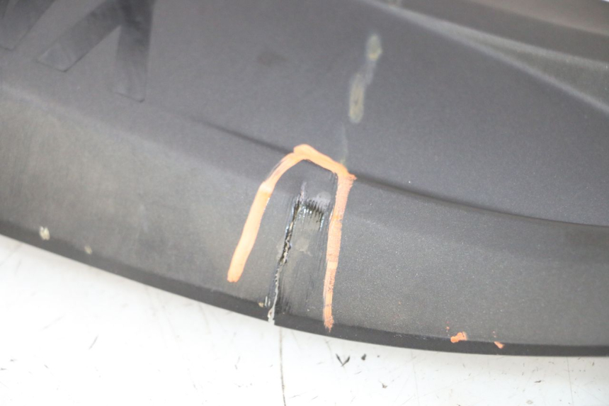 photo de CACHE SOUS SELLE GAUCHE YAMAHA X-MAX XMAX 125 (2010 - 2013) - Marquages et références