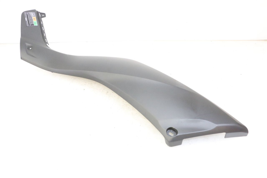 photo de CACHE SOUS SELLE GAUCHE YAMAHA XMAX X-MAX 125 (2021 - 2025) - État de surface