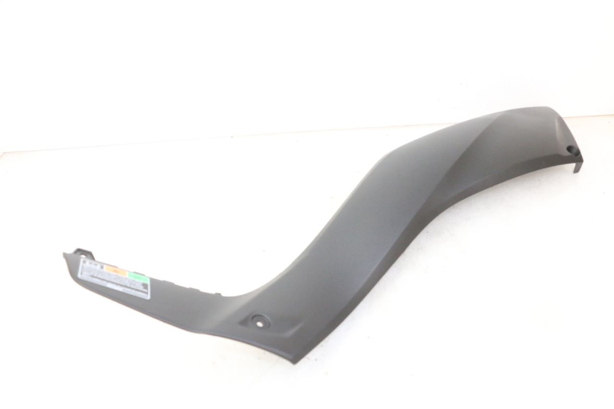 photo de CACHE SOUS SELLE GAUCHE YAMAHA XMAX X-MAX 125 (2021 - 2025) - Pièce contrôlée