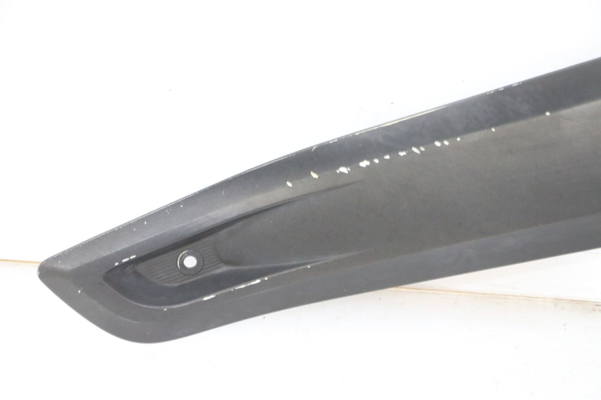 photo de CACHE SOUS SELLE GAUCHE YAMAHA X-MAX XMAX 125 (2010 - 2013) - Marquages et références