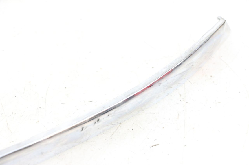 photo de CACHE SOUS SELLE GAUCHE PIAGGIO X8 125 (2004 - 2007) - Zoom état d’usage