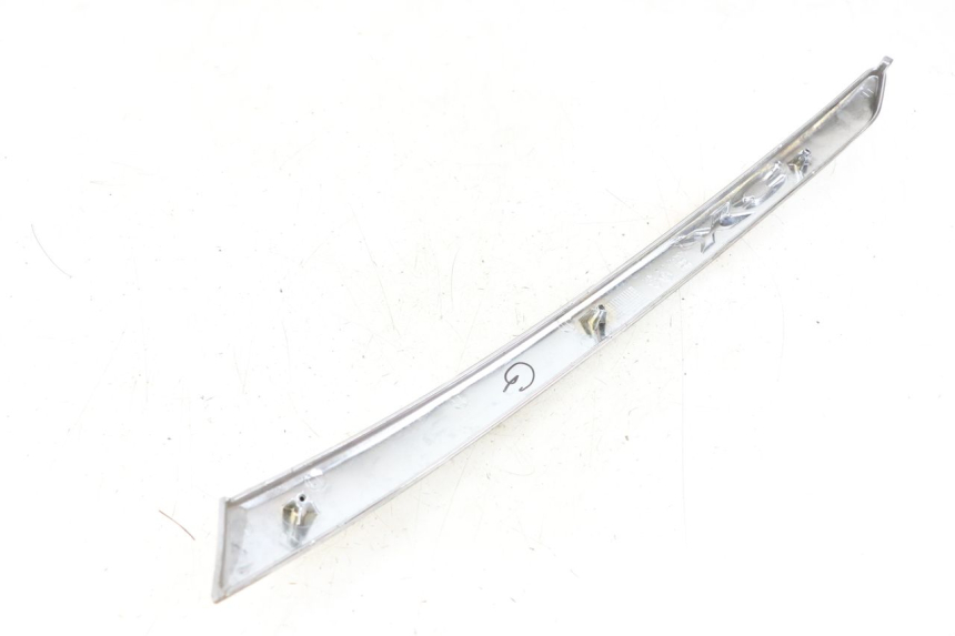 photo de CACHE SOUS SELLE GAUCHE PIAGGIO X8 125 (2004 - 2007) - Zoom état d’usage