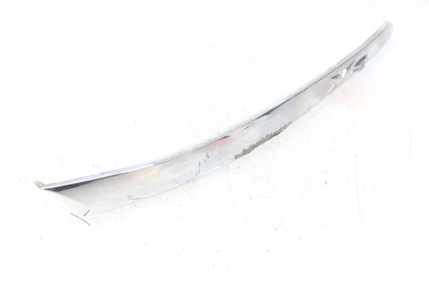 photo de CACHE SOUS SELLE GAUCHE PIAGGIO X8 125 (2004 - 2007) - Autre angle de vue