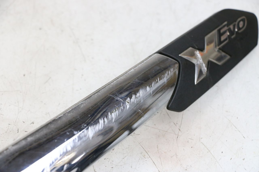 photo de CACHE SOUS SELLE GAUCHE PIAGGIO XEVO - X EVO 125 (2007 - 2017) - Autre angle de vue