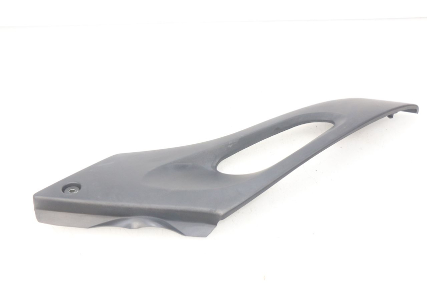 photo de CACHE SOUS SELLE GAUCHE SUZUKI XF FREEWIND 650 (1997 - 2003) - Zoom état d’usage