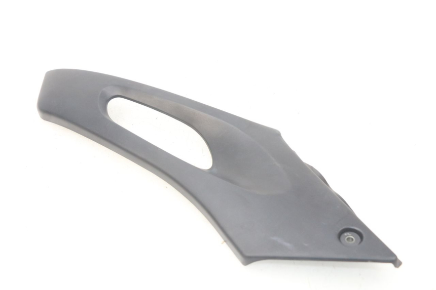 photo de CACHE SOUS SELLE GAUCHE SUZUKI XF FREEWIND 650 (1997 - 2003) - Autre angle de vue