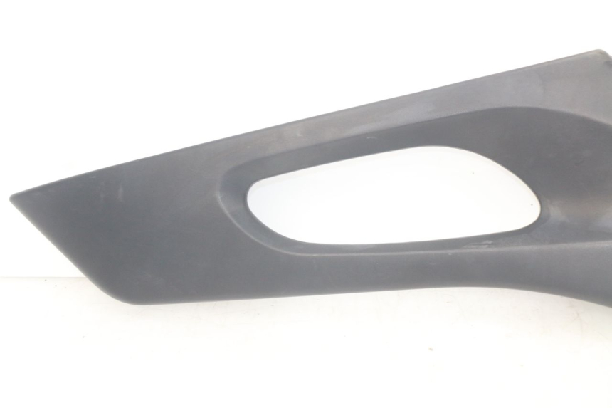 photo de CACHE SOUS SELLE GAUCHE SUZUKI XF FREEWIND 650 (1997 - 2003) - Vue d’ensemble