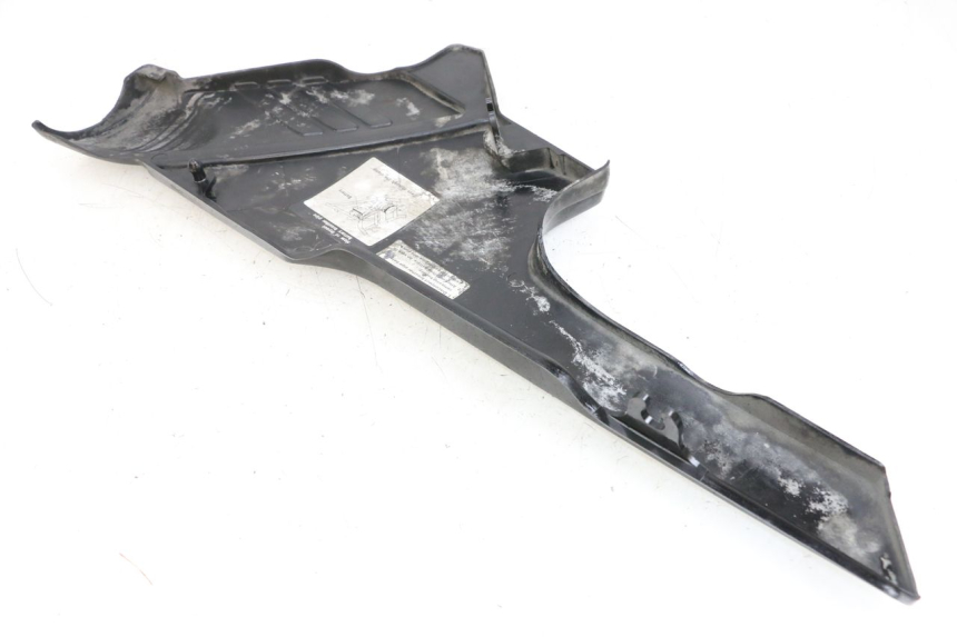 photo de CACHE SOUS SELLE GAUCHE YAMAHA XJ F 900 (1983 - 1994) - Détail de la pièce