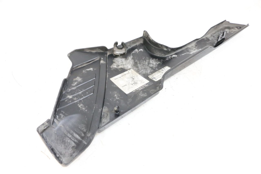 photo de CACHE SOUS SELLE GAUCHE YAMAHA XJ F 900 (1983 - 1994) - Zoom état d’usage