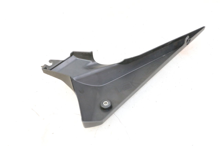 photo de CACHE SOUS SELLE GAUCHE YAMAHA XJ6 ABS 600 (2008 - 2016) - Détail de la pièce