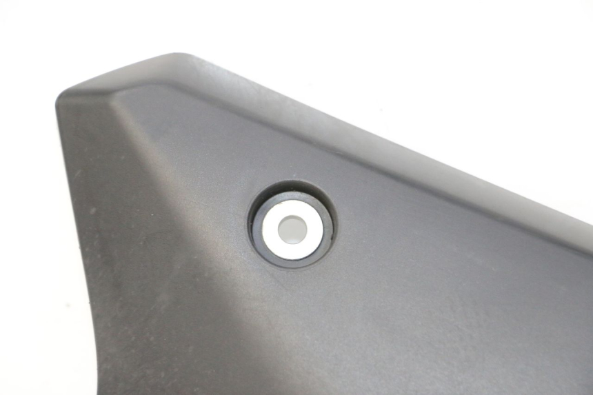 photo de CACHE SOUS SELLE GAUCHE YAMAHA XJ6 ABS 600 (2008 - 2016) - Points de fixation