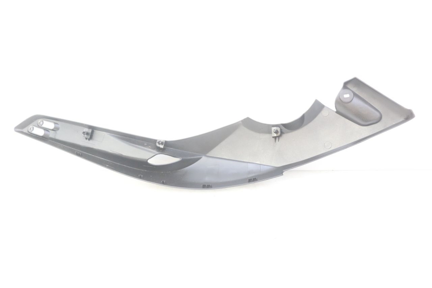 photo de CACHE SOUS SELLE GAUCHE YAMAHA XP T-MAX TMAX ABS 500 (2004 - 2007) - Autre angle de vue