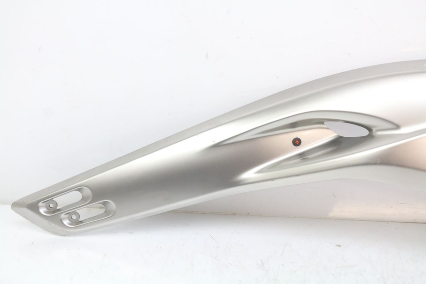 photo de CACHE SOUS SELLE GAUCHE YAMAHA XP T-MAX TMAX 500 (2004 - 2007) - Autre angle de vue