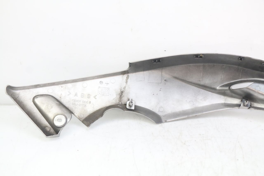 photo de CACHE SOUS SELLE GAUCHE YAMAHA XP T-MAX TMAX 500 (2004 - 2007) - Vue d’ensemble