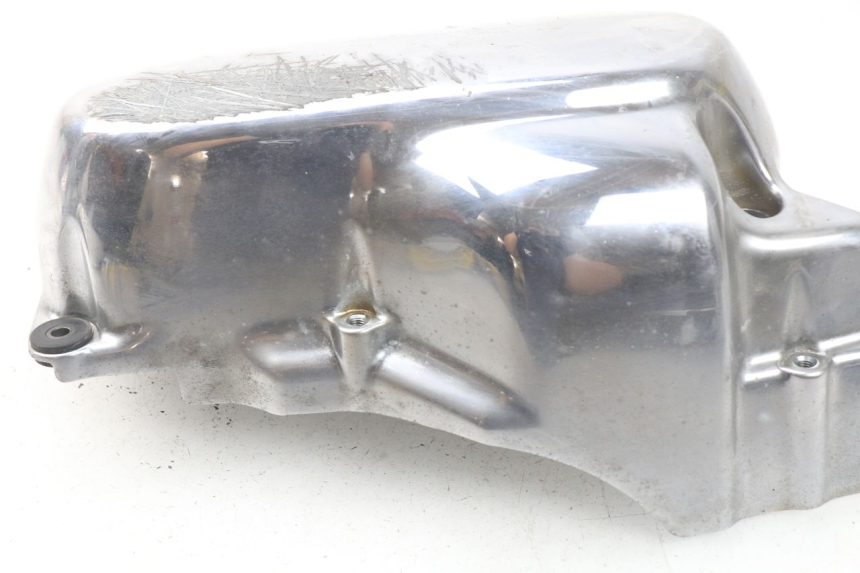 photo de CACHE SOUS SELLE GAUCHE YAMAHA XVS DRAG STAR DRAGSTAR 650 (1997 - 2007) - Détail de la pièce