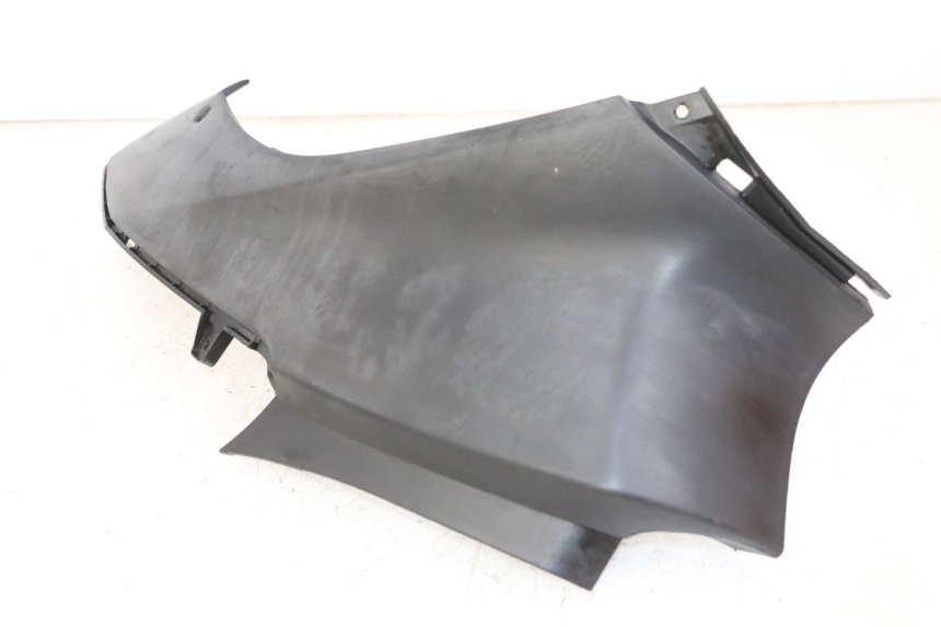photo de CACHE SOUS SELLE GAUCHE YAMAHA NEOS NEO'S 4T 50 (2008 - 2016) - Autre angle de vue